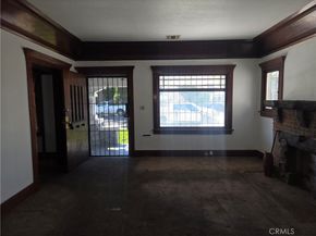 555 W 43rd, Los Angeles CA 90037