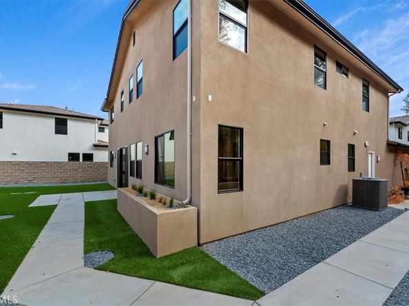 1019 N Staley Lane, Los Angeles CA 90042