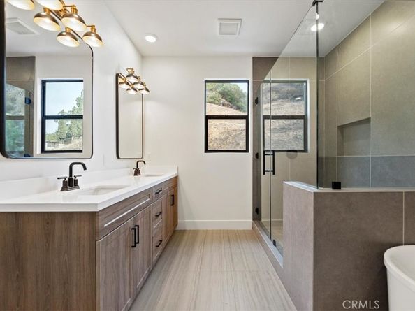 1019 N Staley Lane, Los Angeles CA 90042