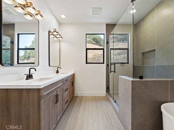 1019 N Staley Lane, Los Angeles CA 90042