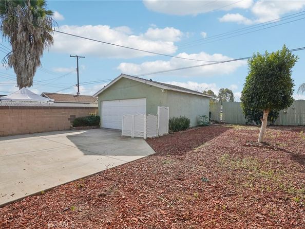 11612 Massinger, Lakewood CA 90715