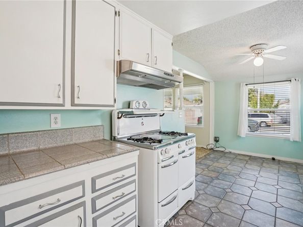 11612 Massinger, Lakewood CA 90715