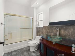 11225 Peach Grove 203, North Hollywood CA 91601