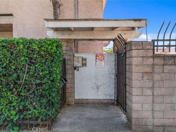 10943 Laurel Canyon B9, San Fernando CA 91340