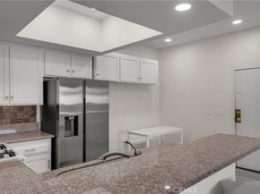 10943 Laurel Canyon B9, San Fernando CA 91340