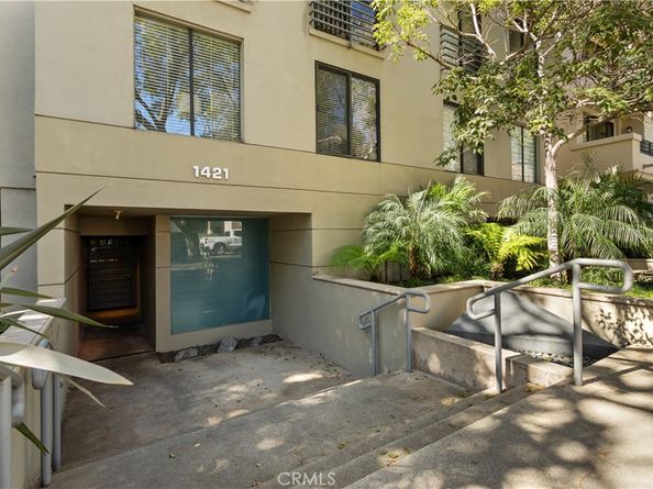 1421 Greenfield Avenue, Los Angeles CA 90025