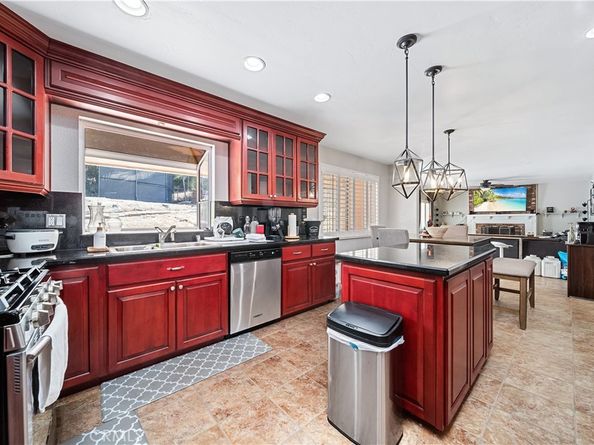 62 Pepper Tree Rd, Chula Vista CA 91910