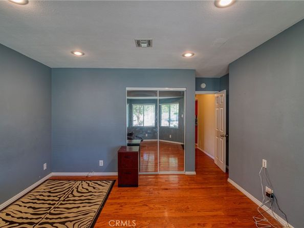 10049 Langdon, San Fernando CA 91345