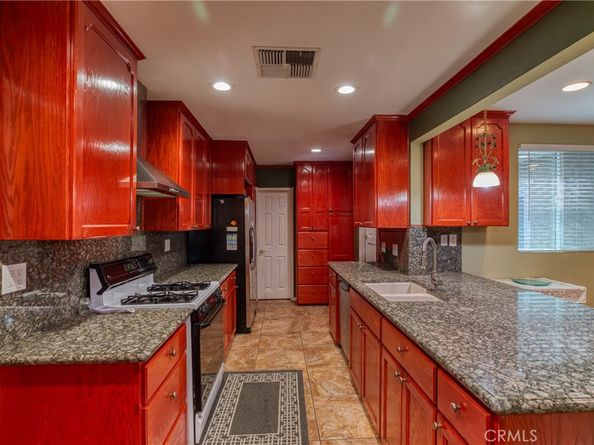10049 Langdon, San Fernando CA 91345