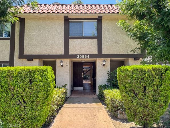 20954 Parthenia Street 20, Canoga Park CA 91304