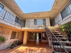 20954 Parthenia Street 20, Canoga Park CA 91304