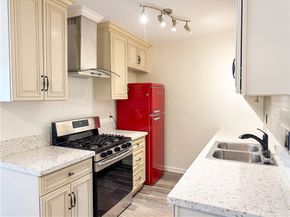 20954 Parthenia Street 20, Canoga Park CA 91304