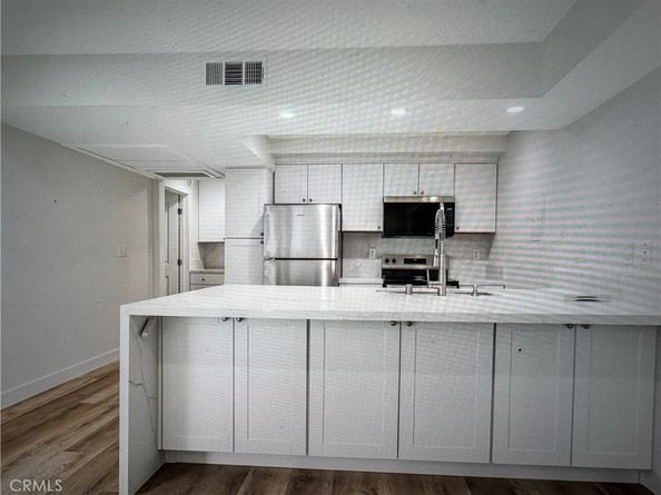 750 N Kings Road 105, West Hollywood CA 90069