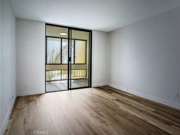 750 N Kings Road 105, West Hollywood CA 90069