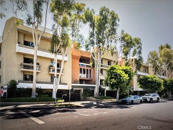 750 N Kings Road
