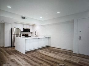 750 N Kings Road 105, West Hollywood CA 90069