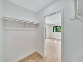 19434 Calvert Street, Tarzana CA 91335
