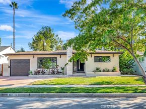 19434 Calvert Street, Tarzana CA 91335