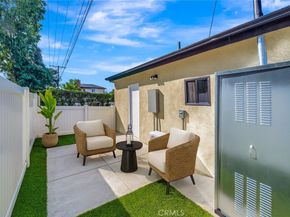 19434 Calvert Street, Tarzana CA 91335