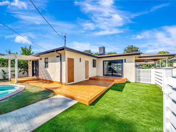 19434 Calvert Street, Tarzana CA 91335