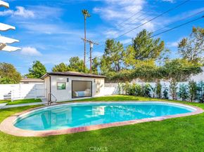 19434 Calvert Street, Tarzana CA 91335