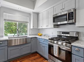 5324 N Kester Ave 12, Sherman Oaks CA 91411