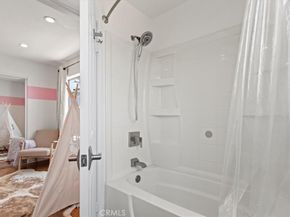 5324 N Kester Ave 12, Sherman Oaks CA 91411