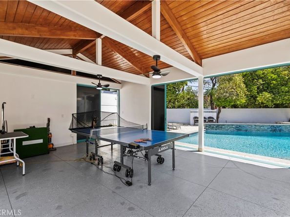 8944 Enfield, Sherwood Forest CA 91325