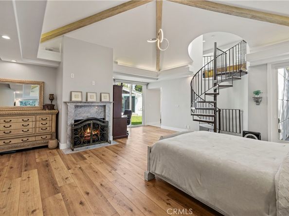 8944 Enfield, Sherwood Forest CA 91325