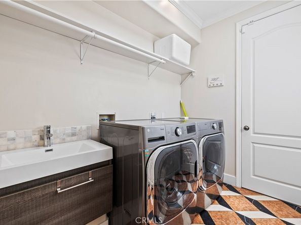 8944 Enfield, Sherwood Forest CA 91325