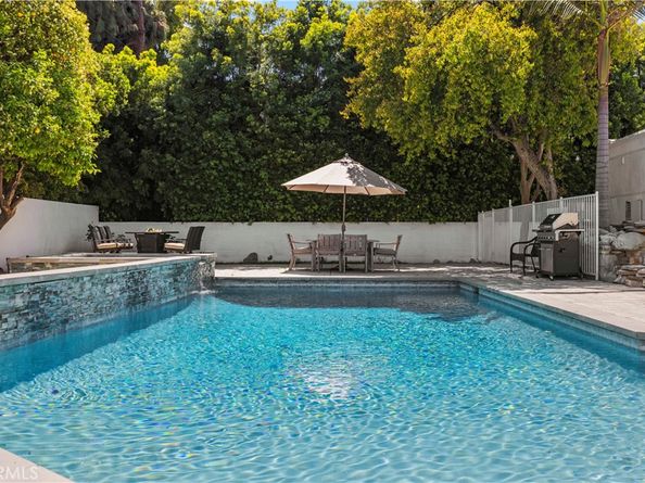 8944 Enfield, Sherwood Forest CA 91325
