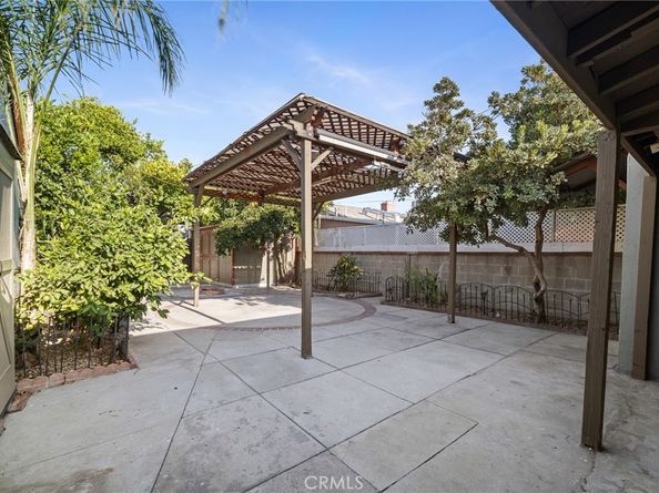 6339 Riverton Avenue, North Hollywood CA 91606