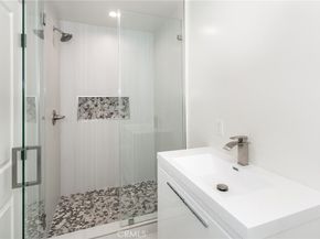 7512 Balboa Boulevard, Van Nuys CA 91406