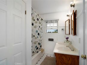 7514 Paso Robles Avenue, Lake Balboa CA 91406