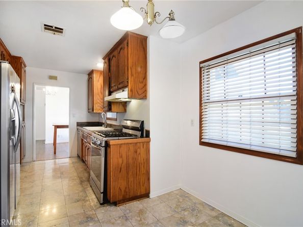 7514 Paso Robles Avenue, Lake Balboa CA 91406