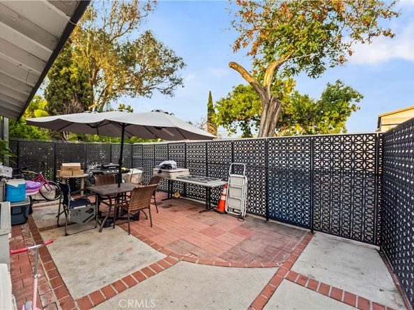 5623 Cleon Avenue, North Hollywood CA 91601