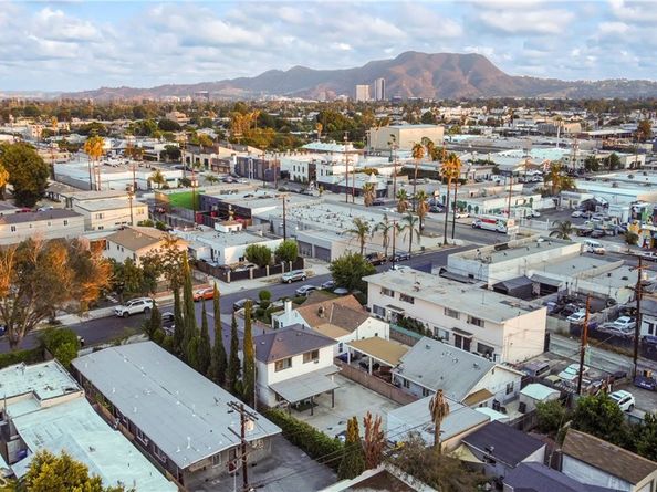 5623 Cleon Avenue, North Hollywood CA 91601