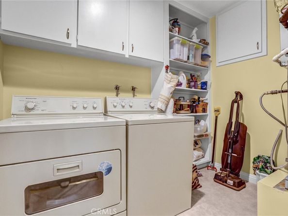 18242 Burbank Boulevard 8, Tarzana CA 91356