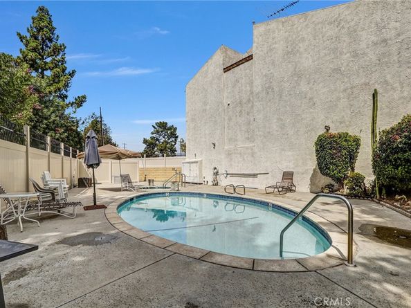 18242 Burbank Boulevard 8, Tarzana CA 91356