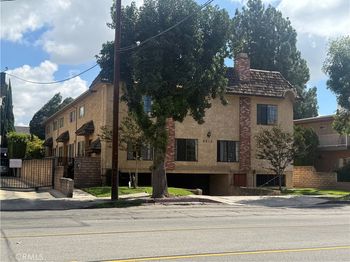5916 Whitsett AVE