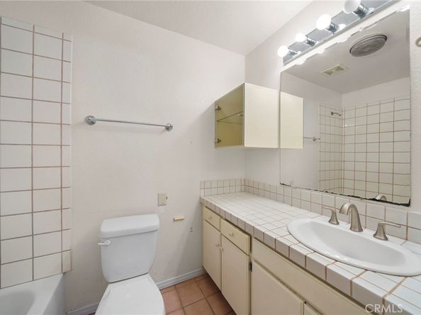 5916 Whitsett AVE 2, Valley Village CA 91607