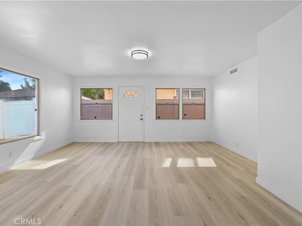 20464 Elkwood, Winnetka CA 91306