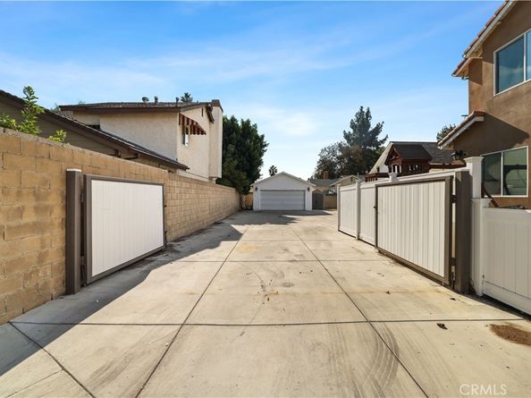 20464 Elkwood, Winnetka CA 91306
