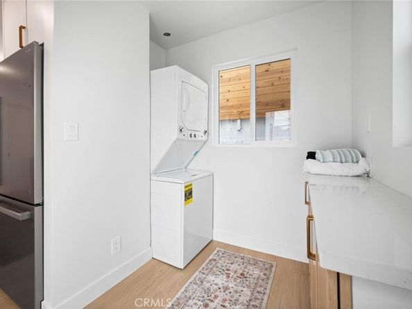 1626 S Rimpau, Los Angeles CA 90019