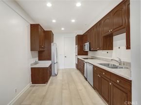 4949 Genesta Avenue 104, Encino CA 91316