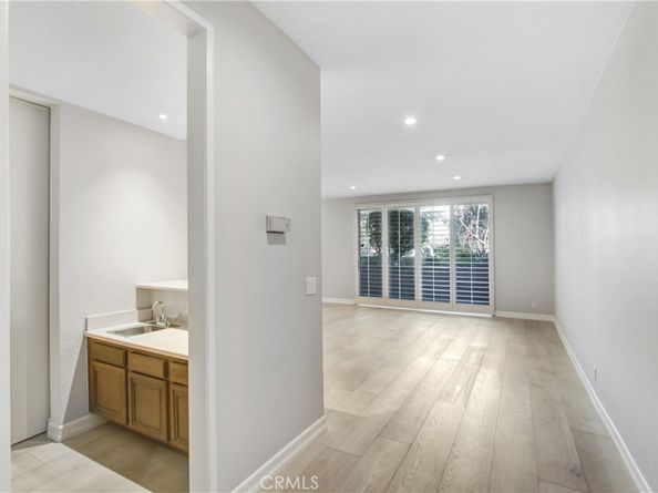 4949 Genesta Avenue 104, Encino CA 91316