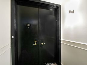 4949 Genesta Avenue 104, Encino CA 91316