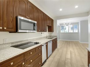 4949 Genesta Avenue 104, Encino CA 91316