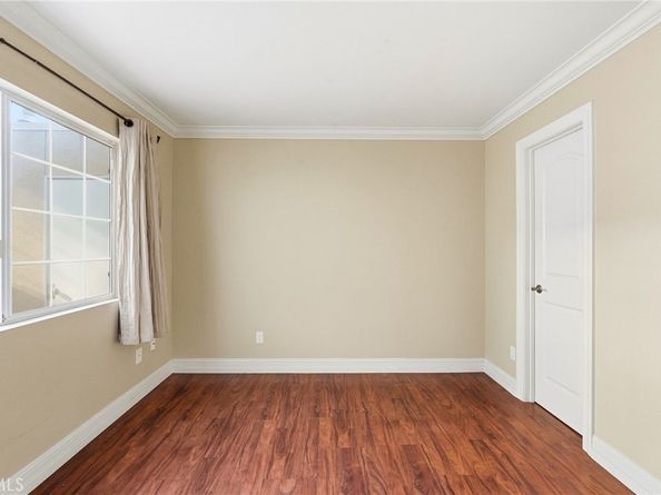 19208 Hamlin Street 5, Reseda CA 91335