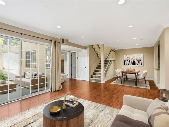 19208 Hamlin Street 5, Reseda CA 91335